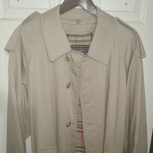 Burberry Mens Trench Coat 40R